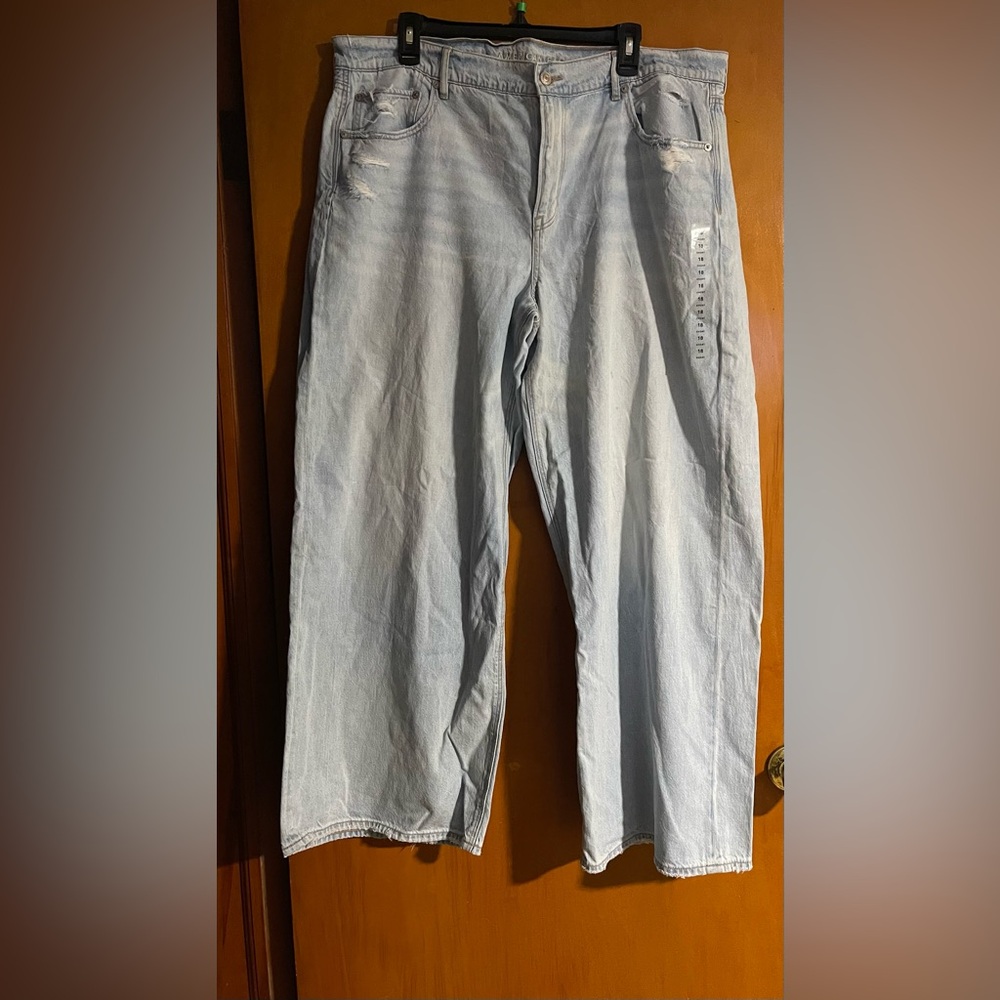 American Eagle Low-Rise skater jean. NWT